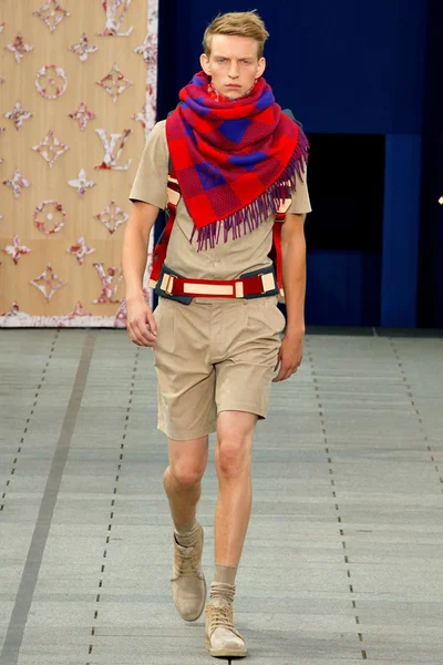 Look 23